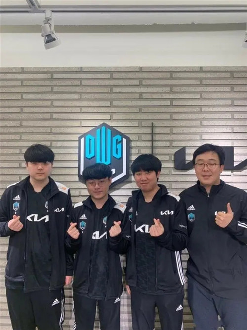 过中路快速 过中路快速