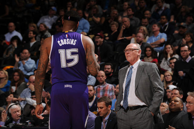 他在关键时 他在关键时