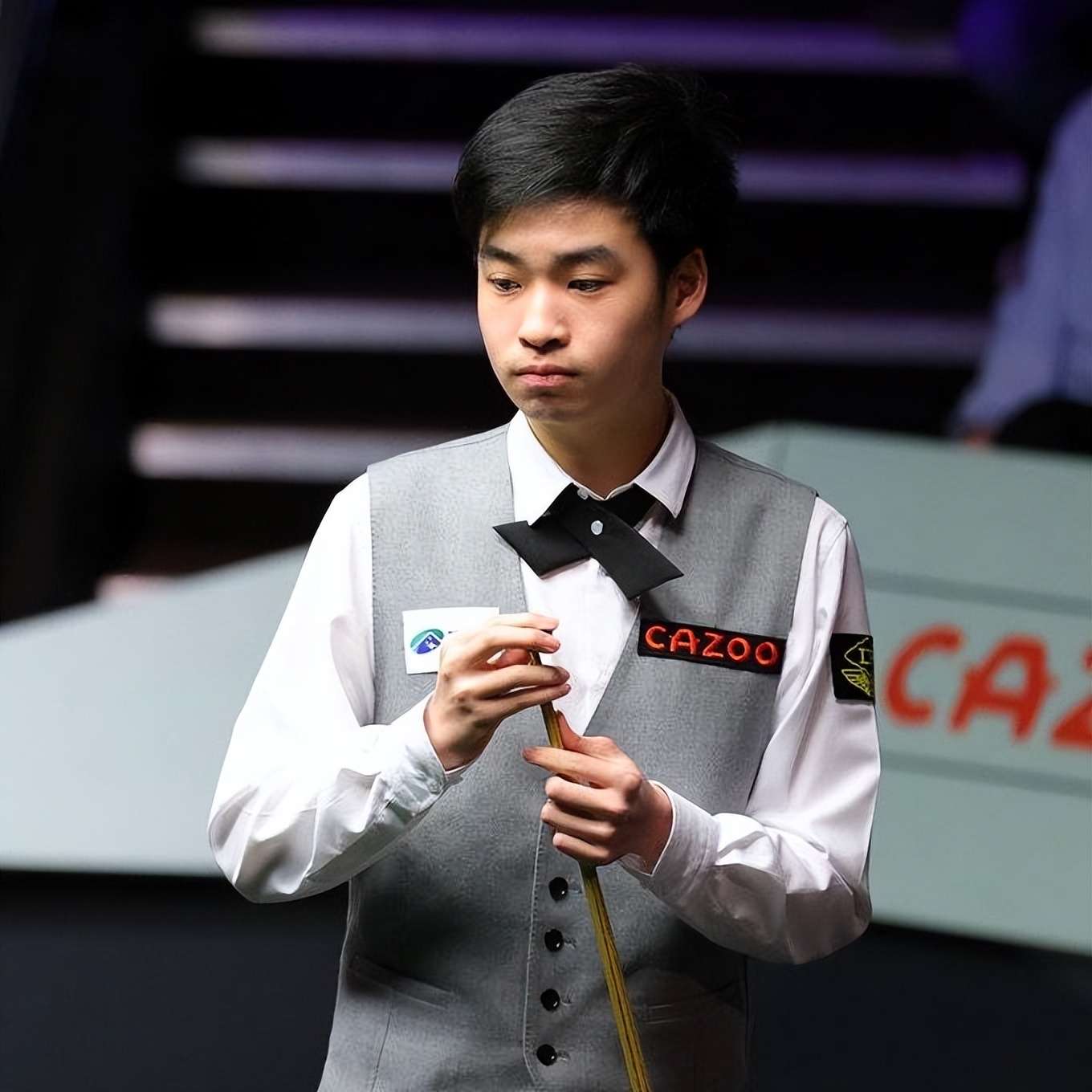 队中场的稳 队中场的稳